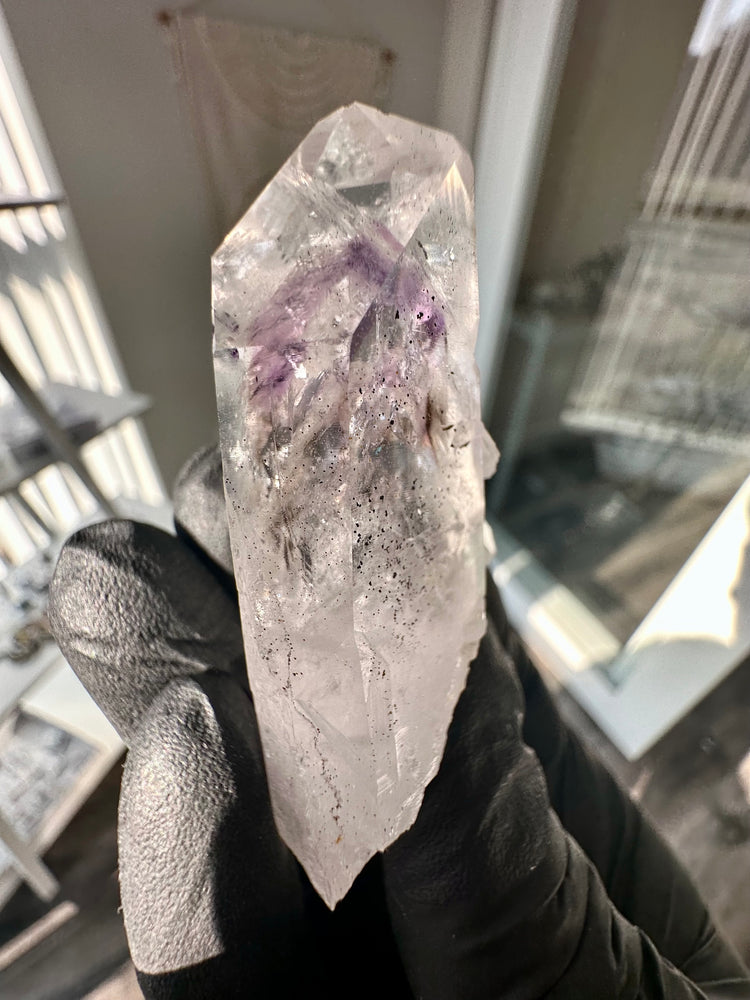 Streep Mine Amethyst With Keyhole & Enhydro