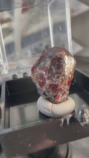 
            
                Load and play video in Gallery viewer, Gemmy Garnet Specimen From River Valley Mine, Ontario #7
            
        